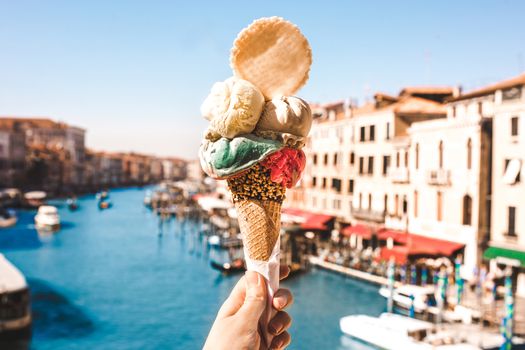 gelato in the sun in Italy