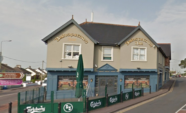Popular Cork pub in war of words with ‘smell of urine’ reviewer