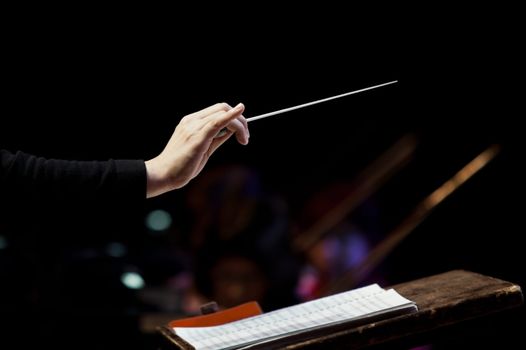 First woman to conduct at Oscars