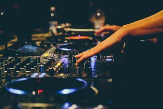 Students of UCD! We’re bringing you an exclusive DJ set featuring amazing giveaways