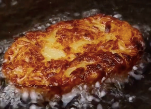 WATCH: Irish chef Irishes up his hash browns with this interesting ingredient choice