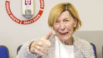 Annie Lynch, the first person to get the Covid vaccine in Ireland has died aged 81