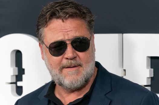 russell crowe donation
