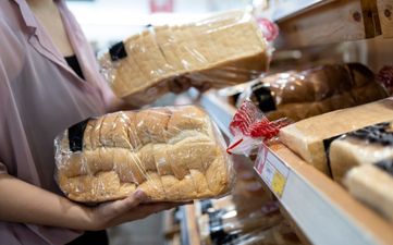 Irish supermarkets say let them eat (own-brand) bread with slashing of prices