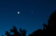 Star-gazers will be able to spot Venus tonight next to the moon